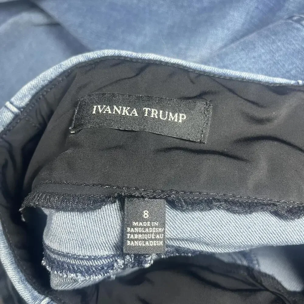 Ivanka Trump Light Blue Denim Woman’s Size 8 skinny elastic waist casual jesns - Picture 8 of 8